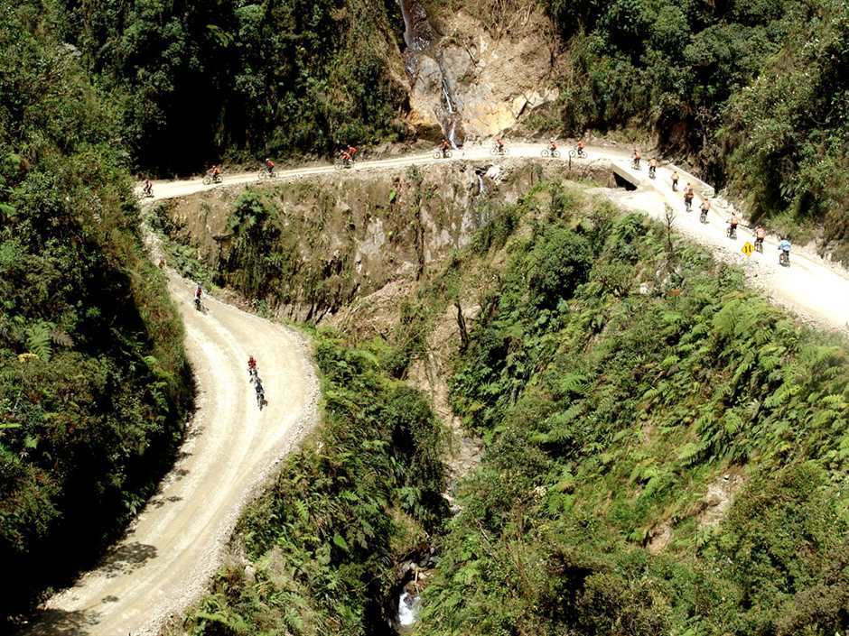 Turn in the Yungas road