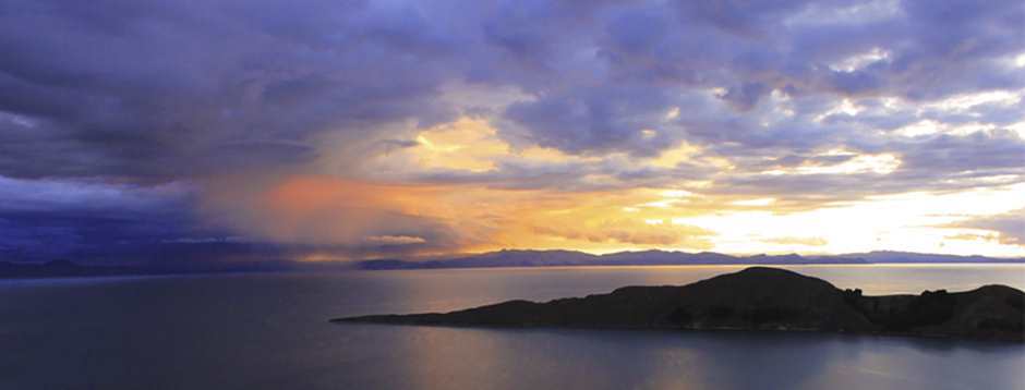 Amanecer en el lago