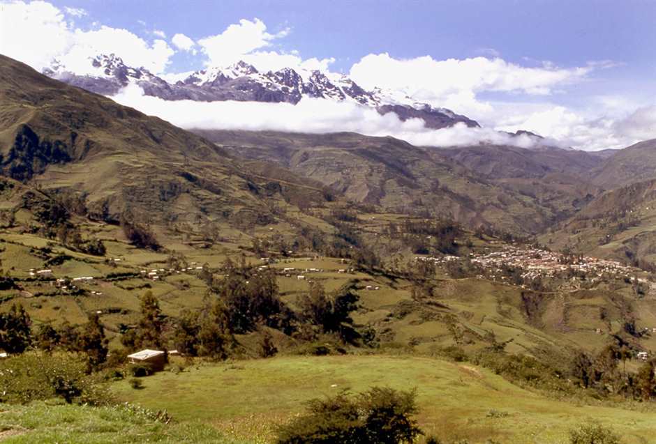 Sorata and los Andes